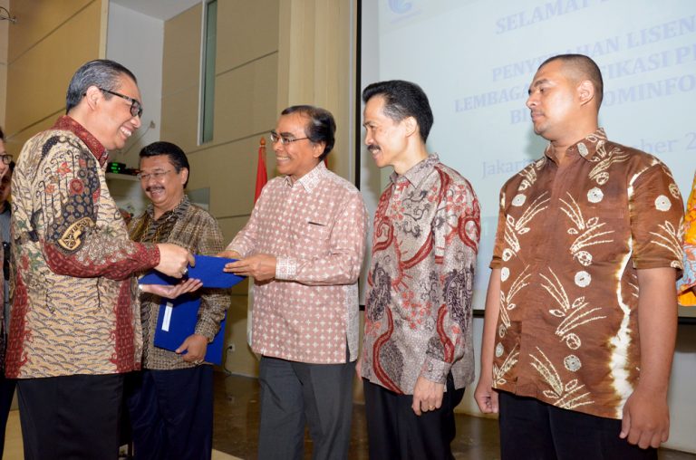 Penyerahan Lisensi Lembaga Sertifikasi