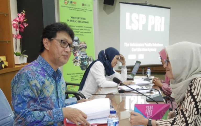 Sertifikasi pada Kementrian Perindustrian dan Badan Aksebilitas Komunikasi Telematika dan Informatika, Kementrian Kominfo